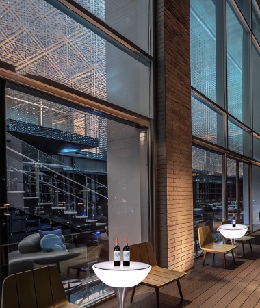 Стол светящийся круглый на металическом основании 60х60х96 Стол светящийся круглый на металическом основании 60х60х96